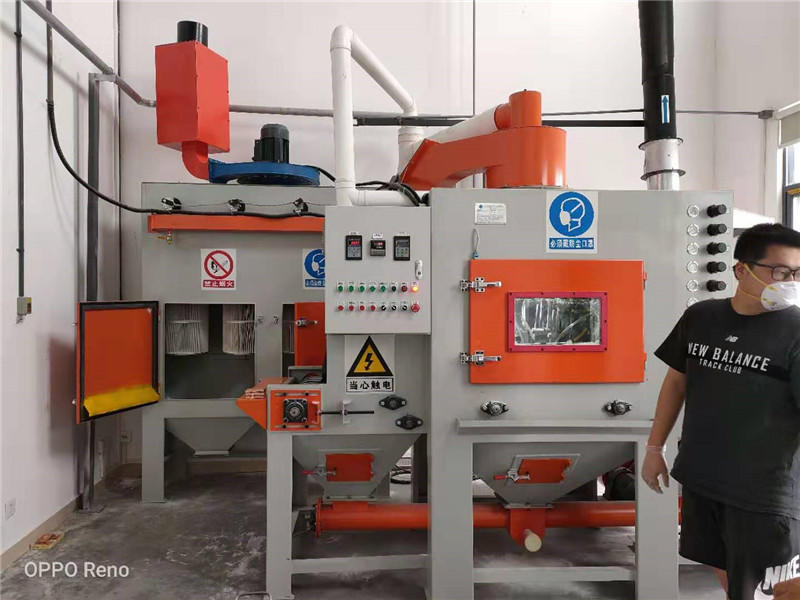 數(shù)控輸送式噴砂機(jī) 數(shù)控輸送式噴砂機(jī)